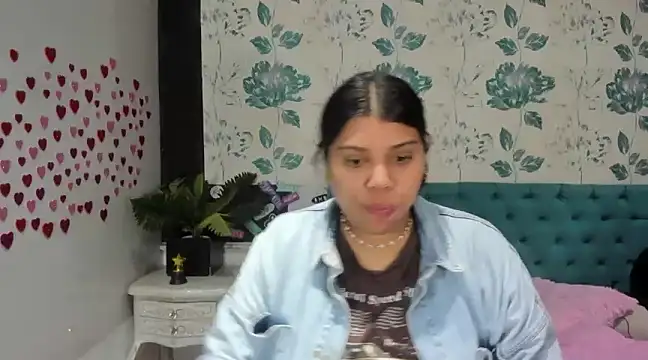 LindaBreeS online show from February 25, 2025, 1:53 pm