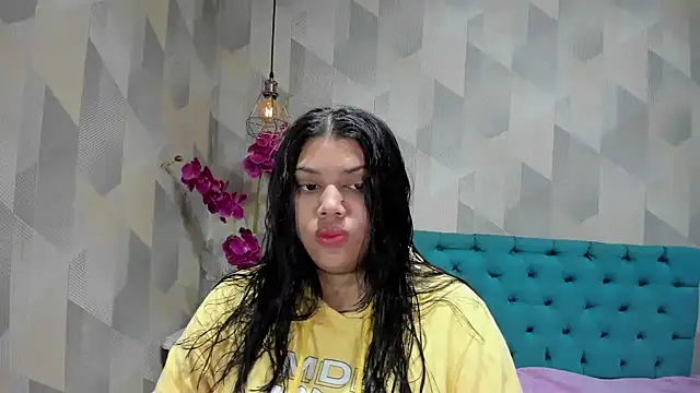 LindaBreeS online show from October 13, 2025, 1:02 pm