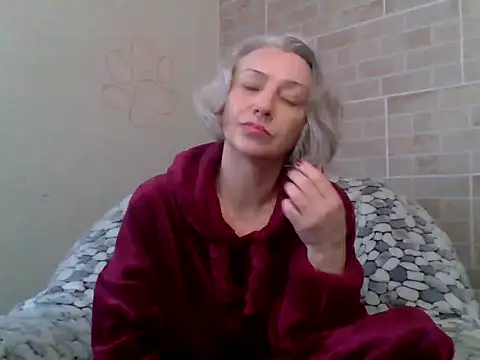 Lorie Carrie online show from January 8, 2026, 11:38 am