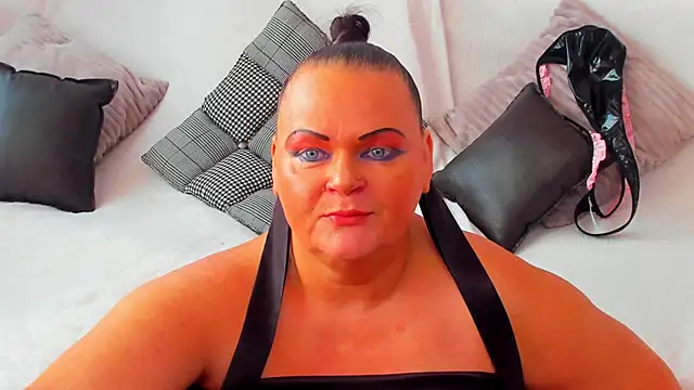 MilanaBiegert online show from October 8, 2025, 7:10 am