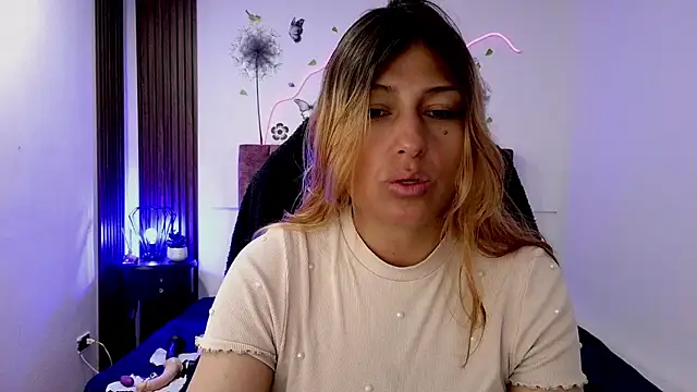 elena detroya online show from November 17, 2025, 12:20 pm