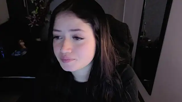 Snapshot of almma_shy chatting on November 6, 2025, 1:26 pm almma shy online show from November 6, 2025, 1:26 pm