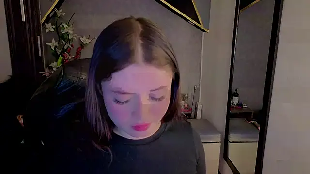 Snapshot of almma_shy chatting on October 23, 2025, 1:10 pm almma shy online show from October 23, 2025, 1:10 pm