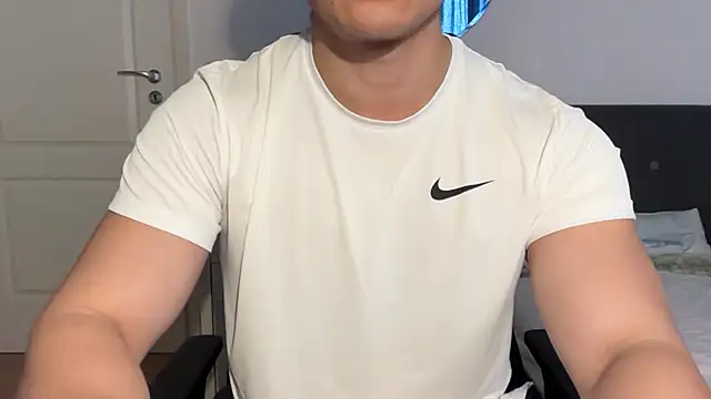 jungcock3210 online show from November 9, 2025, 10:52 am