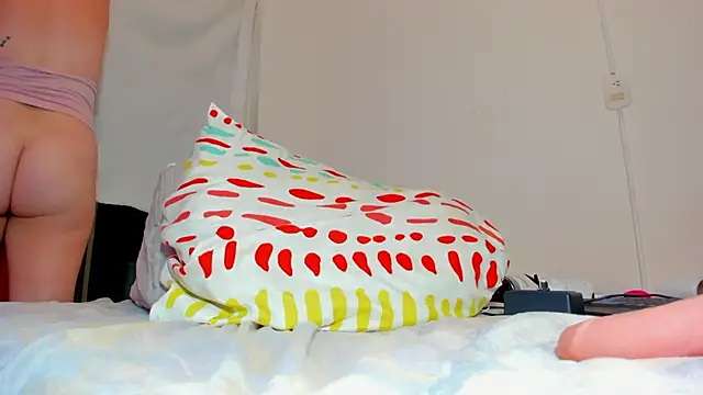 Snapshot of milu_777 chatting on December 11, 2024, 10:27 pm milu 777 online show from December 11, 2024, 10:27 pm