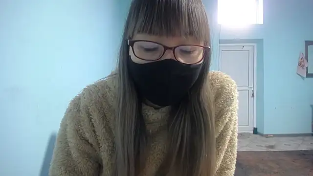 elllaaxx online show from February 10, 2025, 11:36 am