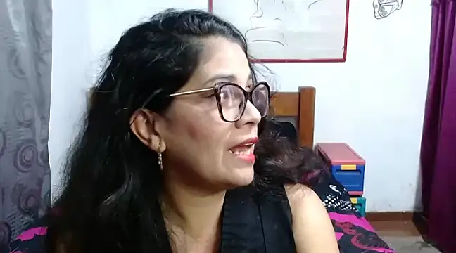 Mistresskloe01 online show from December 5, 2024, 1:01 pm