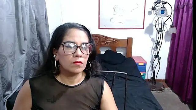 Mistresskloe01 online show from February 27, 2025, 12:45 pm