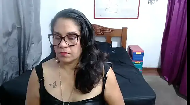 Mistresskloe01 online show from February 7, 2025, 12:28 pm