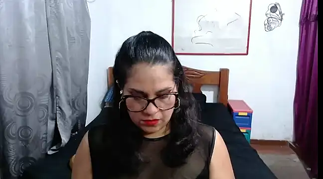 Mistresskloe01 online show from January 8, 2025, 12:47 pm