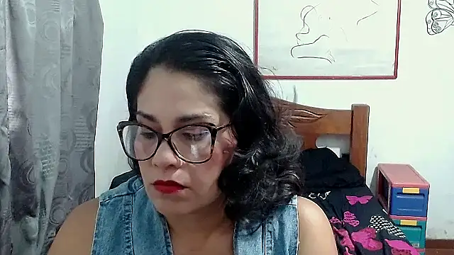 Mistresskloe01 online show from September 30, 2025, 12:11 pm