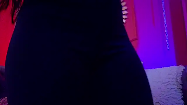 Julieta Russell online show from October 8, 2025, 12:17 pm