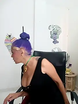 freyadevil333 online show from October 10, 2025, 1:34 pm