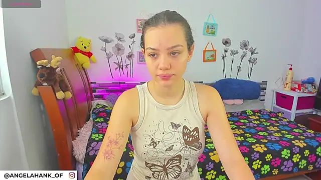 Angela hank2 online show from April 17, 2026, 1:25 pm