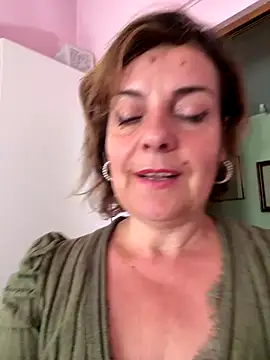 Snapshot of Sunbelxx chatting on October 6, 2025, 8:37 am Sunbelxx online show from October 6, 2025, 8:37 am