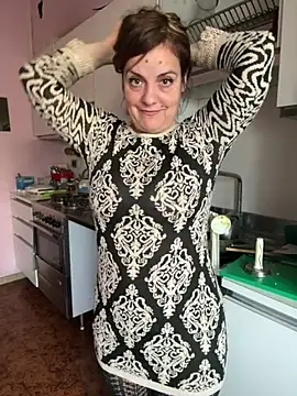 Sunbelxx online show from November 26, 2025, 9:20 am