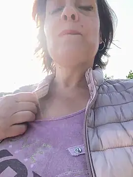 Snapshot of Sunbelxx chatting on October 18, 2025, 12:40 pm Sunbelxx online show from October 18, 2025, 12:40 pm