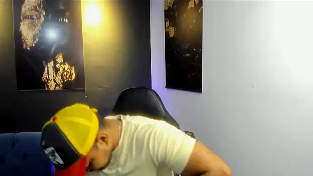 Big furry bear13 online show from December 2, 2025, 6:48 am