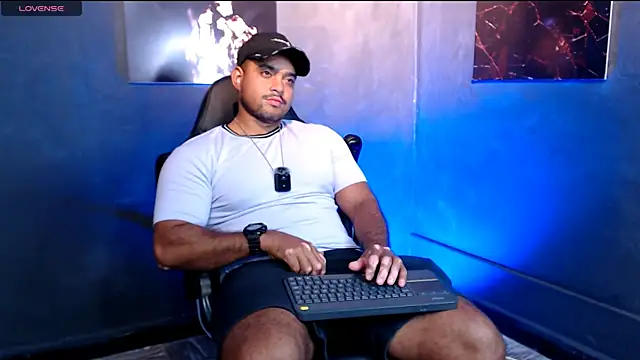 Big furry bear13 online show from October 8, 2025, 6:26 am