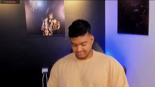 Big furry bear13 online show from November 14, 2025, 7:01 am