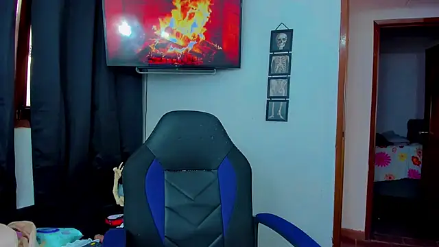 sunshine uwu22 online show from November 18, 2025, 7:28 pm