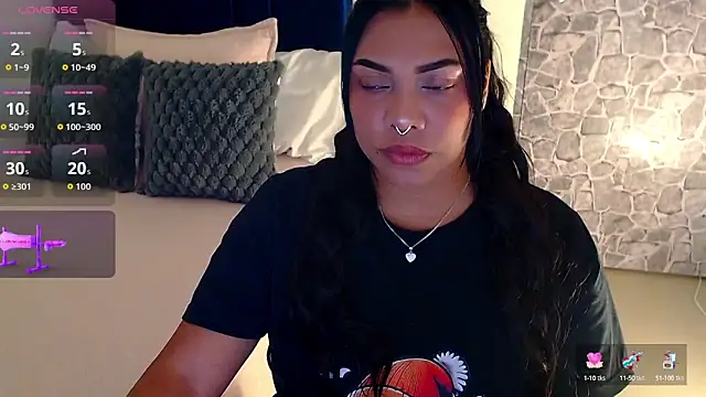 angela santana  online show from October 16, 2025, 11:35 pm