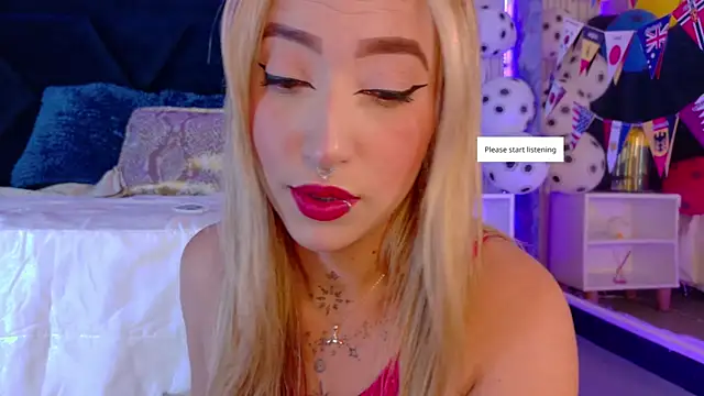 Snapshot of MollyCruz chatting on June 25, 2026, 1:05 pm MollyCruz online show from June 25, 2026, 1:05 pm