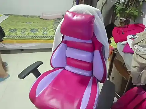 Mrs mommy  online show from March 5, 2025, 7:49 pm