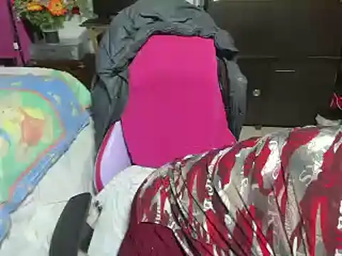 Mrs mommy  online show from October 14, 2025, 9:47 pm