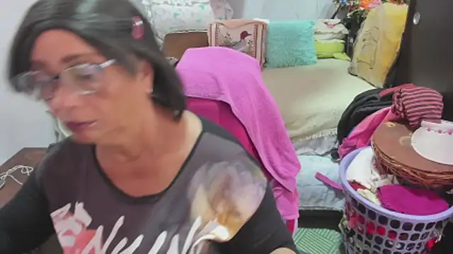 Mrs mommy  online show from April 15, 2026, 6:01 pm