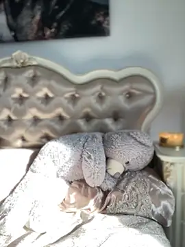 HotXMom online show from March 11, 2026, 7:35 am