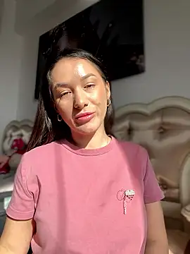 HotXMom online show from March 13, 2026, 7:35 am