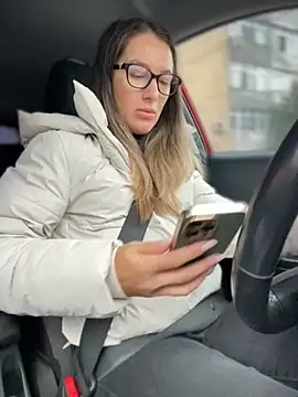 HotXMom online show from October 8, 2025, 5:53 am