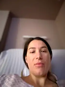 HotXMom online show from October 23, 2025, 5:39 am