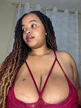 Linahlove online show from August 4, 2026, 4:33 pm