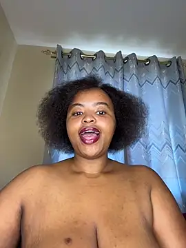 Linahlove online show from March 17, 2026, 9:23 am