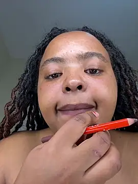 Linahlove online show from July 12, 2026, 9:15 pm