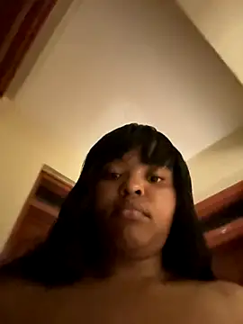 Linahlove online show from October 25, 2025, 9:48 pm