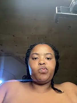Snapshot of Linahlove chatting on February 18, 2025, 6:58 pm Linahlove online show from February 18, 2025, 6:58 pm