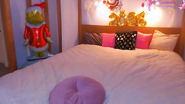 Snapshot of Magic_Eyes__ chatting on December 18, 2025, 3:11 am Magic Eyes online show from December 18, 2025, 3:11 am