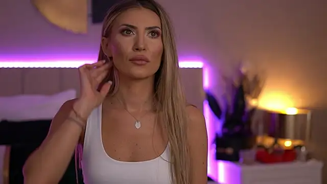 EvellineClaire online show from April 22, 2026, 7:37 am