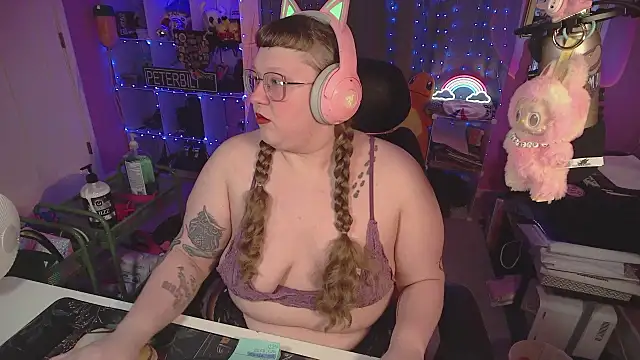 FatVeronica online show from March 19, 2026, 11:10 am