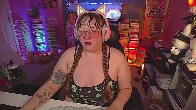 FatVeronica online show from July 4, 2026, 5:06 pm