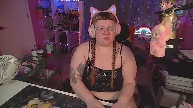 FatVeronica online show from March 21, 2026, 5:17 pm