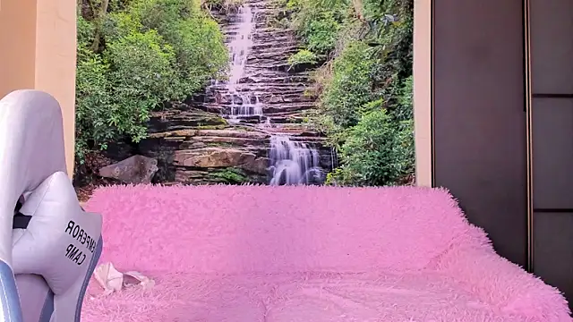 Ksuhesa online show from April 25, 2026, 1:41 pm