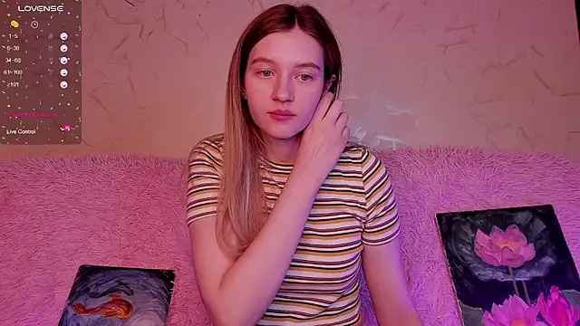 Ksuhesa online show from March 14, 2025, 1:57 pm