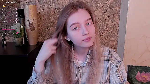 Ksuhesa online show from March 22, 2025, 7:04 am