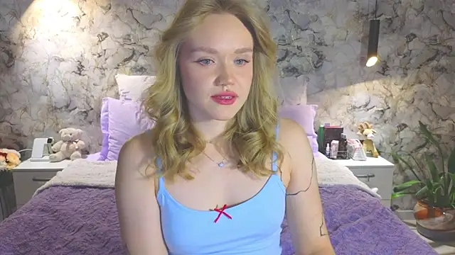 Snapshot of Aurora_Golden1 chatting on November 19, 2025, 5:13 pm Aurora Golden1 online show from November 19, 2025, 5:13 pm