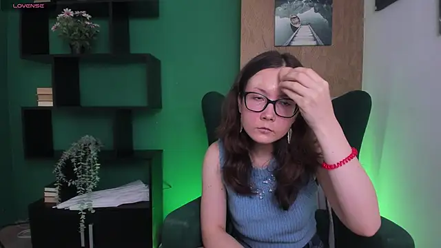 OliviaTurnery online show from December 16, 2025, 12:53 pm