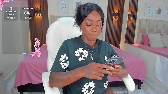 Snapshot of Ananya_Kay01 chatting on October 29, 2025, 12:53 am Ananya Kay01 online show from October 29, 2025, 12:53 am